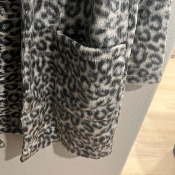 Leopard Jacket - Picture 2 of 4